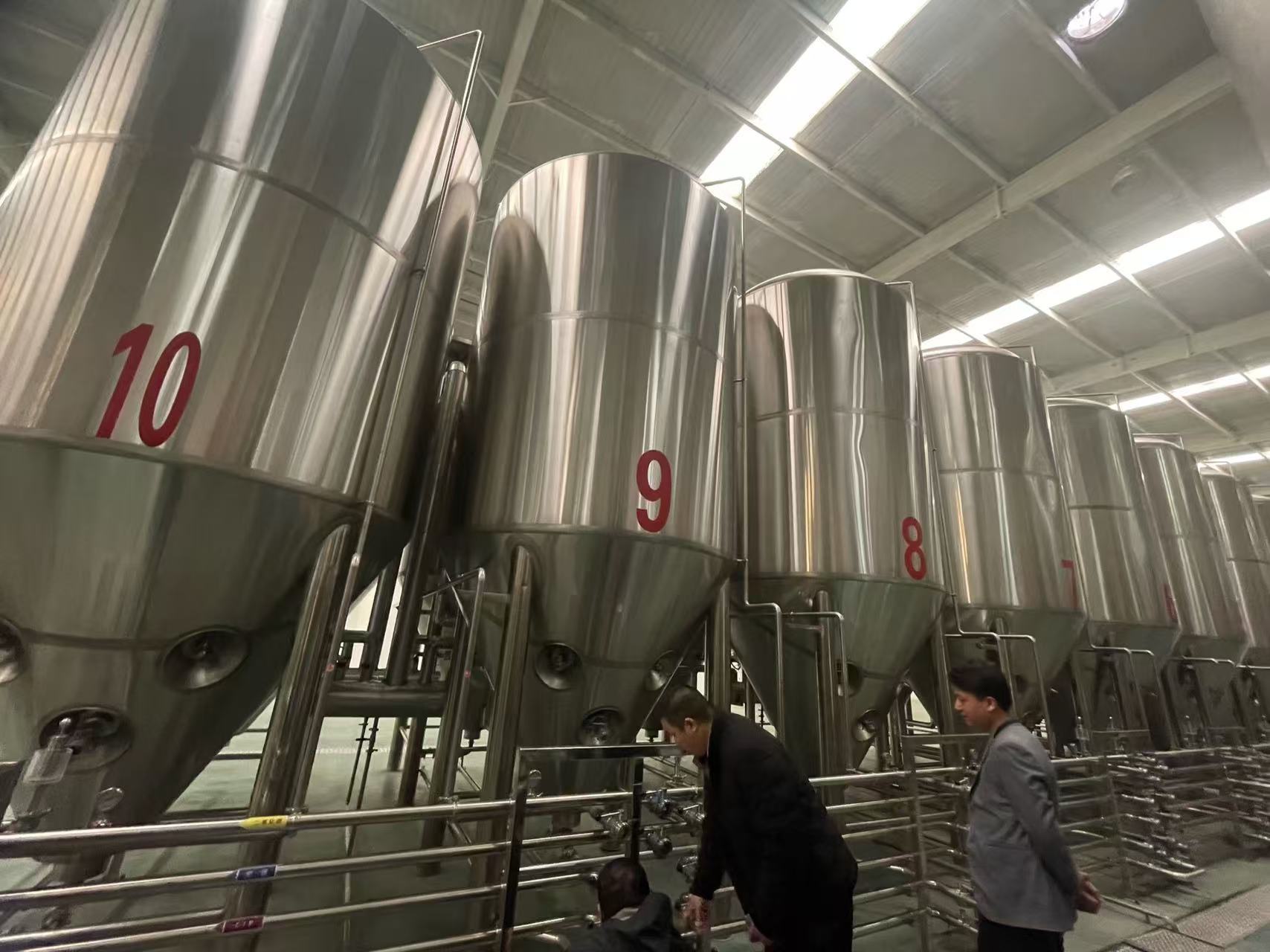 前郭精酿啤酒设备厂—平面布置、设备设计、制造、调试、培训等一条龙服务